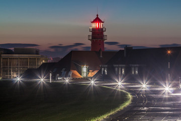Leuchtturm an der Nordsee bei Nacht