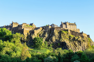 Fototapeta na wymiar Looking up the hill at Edinburgh Castle