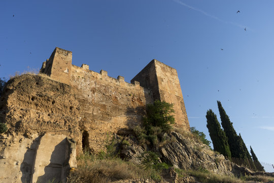 Antigua muralla defensiva de la ciudad de Cáceres, España