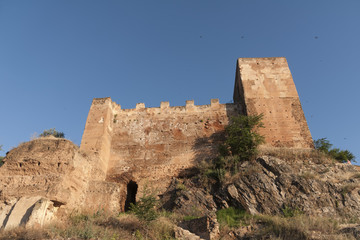 Fototapeta na wymiar Antigua muralla defensiva de la ciudad de Cáceres, España