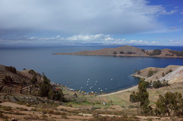 Fototapeta na wymiar Breath taking view of a beach on the Isla Del Sol on Lake Titicaca