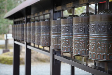 Tibetanische Gebetsmühlen in Kyoto, Japan