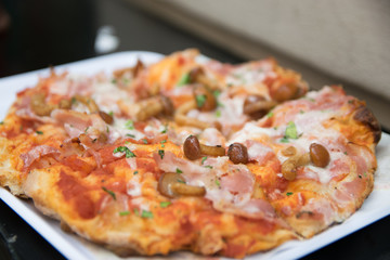 Mushroom pizza