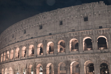 Naklejka premium Night view of Colosseum in Rome, Italy