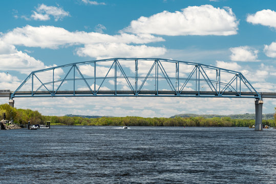 Fototapeta Wabasha-Nelson Bridge Spans Mississippi River