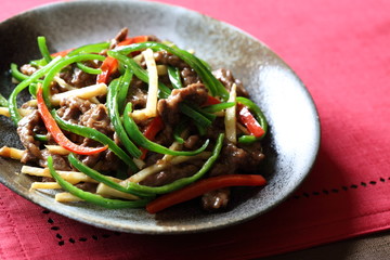 青椒牛肉絲　Green pepper steak