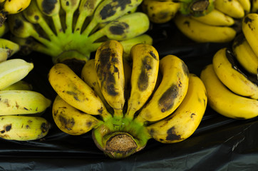 banana become rotten