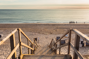 Holztreppe zum Stand von Rantum auf Sylt
