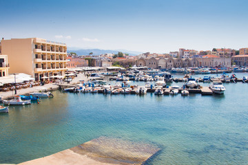 Fototapeta premium Widok na wenecki port w Chanii. Kreta, Grecja.