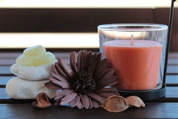 CANDELA PROFUMATA CON POTPOURRI