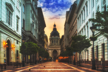 Saint Stephen basilica (Szent István-bazilika) in Budapest on sunrise