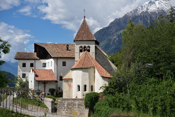 Fototapeta na wymiar St. Peter in Südtirol 