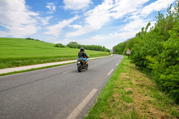 couple en moto