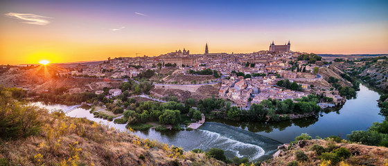 Naklejka premium Aerial top view of Toledo, historical capital city of Spain 