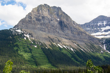 Fototapeta na wymiar Montana mountains in Glacier National Park