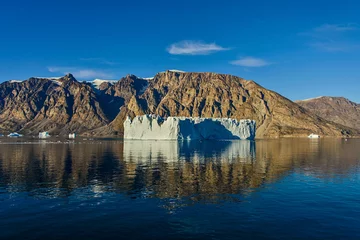 Zelfklevend Fotobehang Iceberg in Greenland © Alexey Seafarer