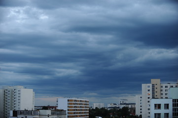 Obraz premium chmury chmura budynki