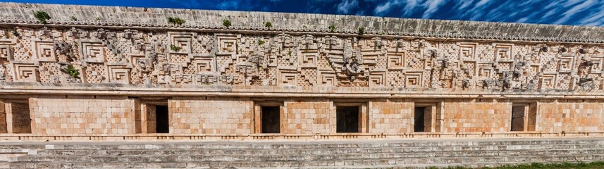 Fototapeta premium Palacio del Gobernador (Governor's Palace) building in the ruins of the ancient Mayan city Uxmal, Mexico