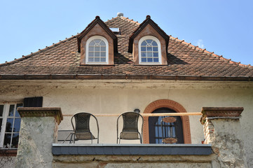 Fassade eines älteren Gebäudes