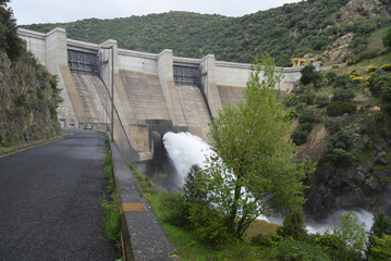 Vinça, Pyrénées orientales, Roussillon, Occitanie : le barrage