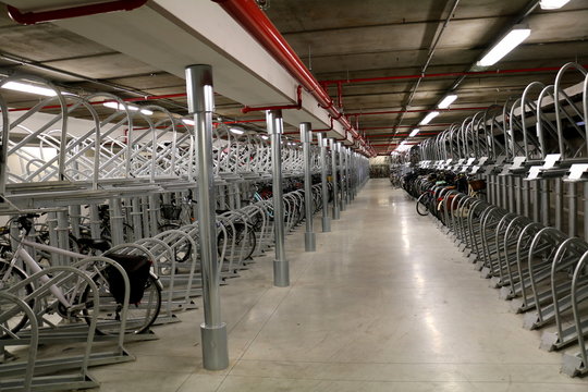 parcheggio biciclette