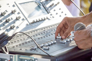 hand on sound check