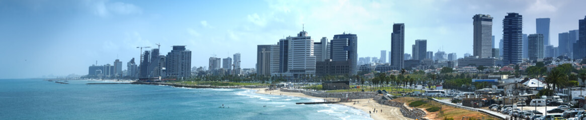 Fototapeta na wymiar Waterfront views of Tel Aviv