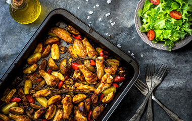 Chicken wings with vegetable, ready to eat