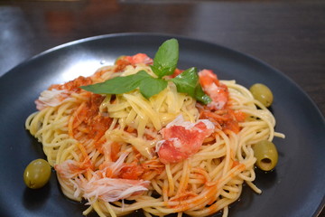 tomat pasta with crab