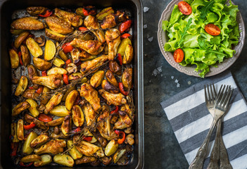 Chicken wings with vegetable, ready to eat