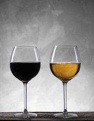 Red and white wine glasses