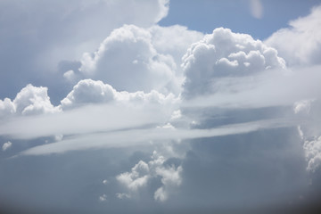 MONTAGNES DE NUAGE
