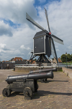 Two Cannons and Windmill