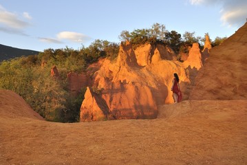 woman in colorado provencal, sunshine rustrel