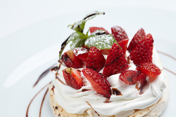 Strawberry pavlova cake