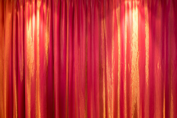 roter Vorhang als Hintergrundbild
