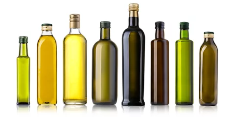 Fototapeten Olive oil bottle on white © AlenKadr