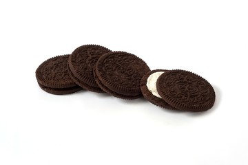 Chocolate cookies with white cream filling