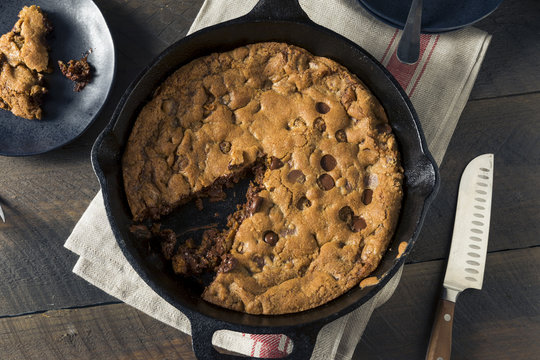 Hot Homemade Chocolate Chip Skillet Cookie