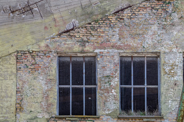 Fenster in einem verfallendem Gebäude