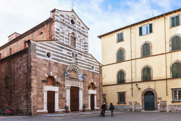 Fototapeta na wymiar The church of San Giovanni in Lucca, Italy