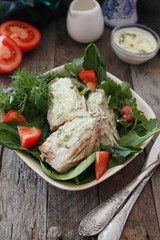 Green salad with mackerel and yoghurt dressing