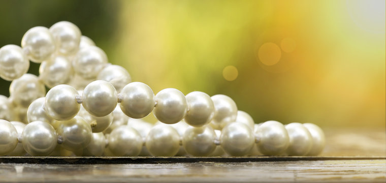 Website banner of beautiful white pearls