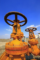 Oil pipes and valves