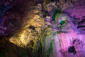 Fototapeta na wymiar teng long Caves in lichuan, Hubei Provine, China