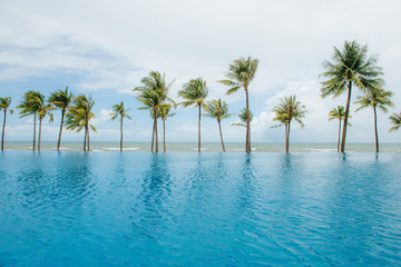 Fototapeta na wymiar Summer holiday and vacation concept. Inspirational tropical beach.