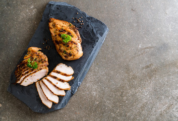 Grilled chicken fillets © topntp