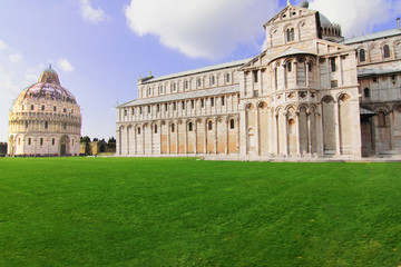 Obraz premium Vista della Cattedrale di Pisa in una giornata di sole a Pisa,in Toscana Italia.