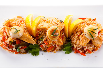 Roast chicken with rice and vegetables 