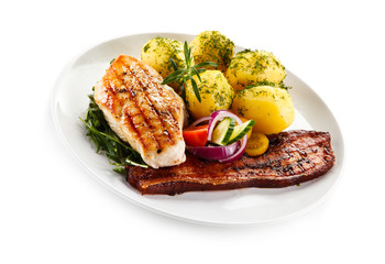 Grilled chicken fillet and vegetables 